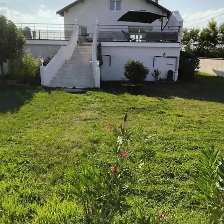 ホームステイ D'hotes Nièvroz